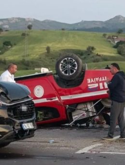 İtfaiye Aracı Kontrolden Çıktı ve Takla Attı