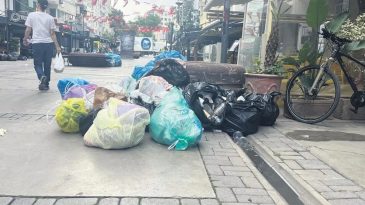 İzmir’de Grev Krizi Derinleşiyor: Sokaklarda Çöpler Birikti, Duraklarda Kuyruklar Oluştu