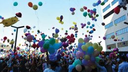 İzmir’de Kanser Tedavisi Gören Çocuklar İçin Balon Uçuruldu