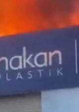 İzmir’de Korkutan Yangın! Siyah Duman Gökyüzünü Kapladı