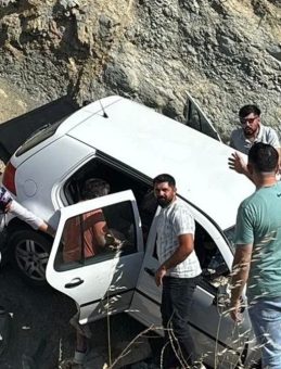 İzmir’de Trafik Kazasında Hayatını Kaybeden Öğrencinin Karnesi Sırasına Konuldu