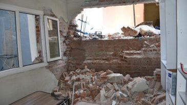 İzmir’de Tünel İnşaatında Evin Duvarı Çöktü