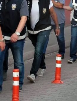 İzmir’de FETÖ Operasyonu: 20 Gözaltı