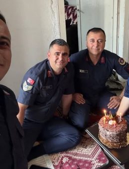 Jandarma, Down Sendromlu Sıla'ya Doğum Günü Sürprizi Düzenledi