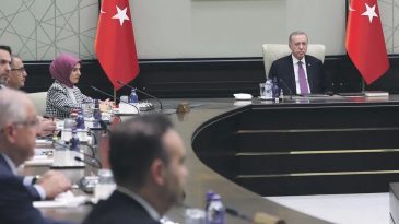 Kabinenin Ana G&uuml;ndemi: Ter&ouml;rs&uuml;z T&uuml;rkiye