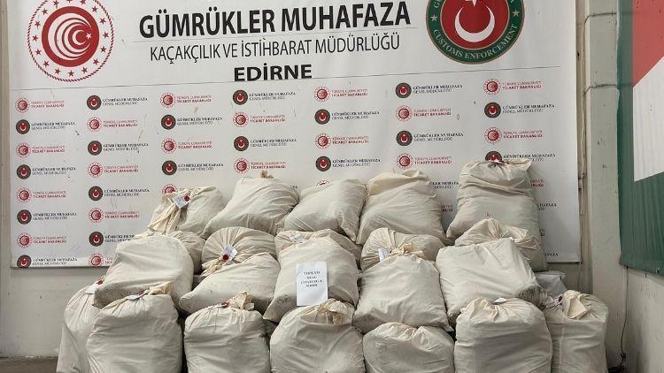 Kaçakçılar uyuşturucuları cihazla takip etmiş! İçinde 318 kilo uyuşturucu bulundu