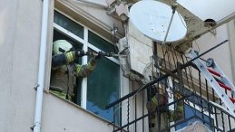 Kadıköy’de 5 Katlı Binanın 4. Katındaki Balkon Çöktü!