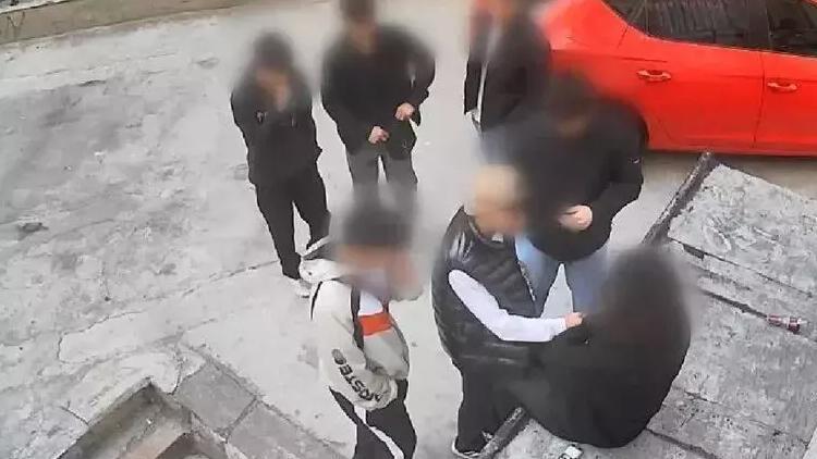 Kadıköy’de Bıçaklı Gasp Olayında Tutuklama: “Beni Yanımdaki Çocuklar Teşvik Etti”