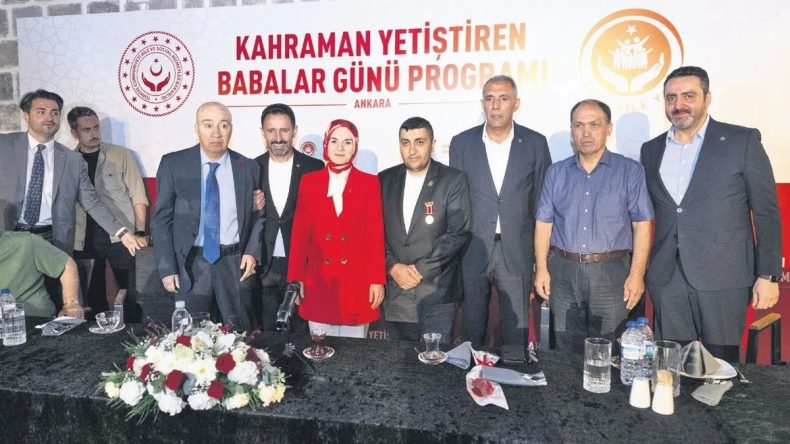 Kahramanları Yetiştiren Babalar Günü