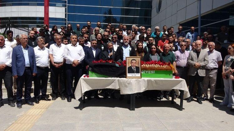 Kalp Krizinden Hayatını Kaybeden Avukat Son Yolculuğuna Uğurlandı