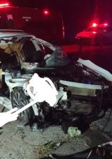 Kamyona Arkadan Çarpan Otomobilde İki Kişi Hayatını Kaybetti