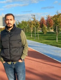 Kamyonet ve Motosiklet Arasında Kaza: 1 Ölü, 1 Yaralı