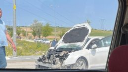 Kayseri’de İki Araç Kafa Kafaya Çarpıştı: 3’ü Çocuk 8 Yaralı!