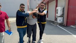 Kendisini ve Eşini Evden Kovan Annesini Öldürdü