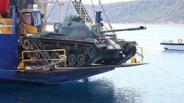 Keşan’da, TSK Envanterinden 45 Tonluk Tank Denize Batırıldı
