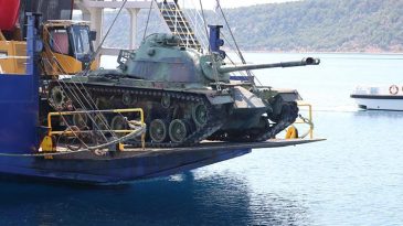 Keşan’da, TSK Envanterinden 45 Tonluk Tank Denize Batırıldı