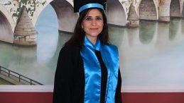 Kızıma Örnek Olmak İstedi, Üniversiteyi Bitirdi! İşte O Azim Dolu Hikaye