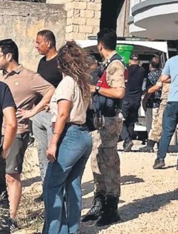 Kızını öldürdü, eşini yaraladı