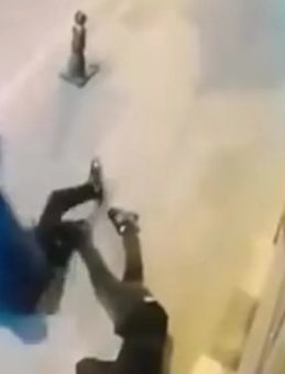 Kocaeli'de Yan Bakma Nedeniyle Kavga: Tek Yumrukla Bayıltan Anlar!