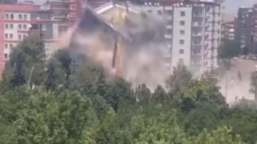 Kontroll&uuml; Yıkım Sırasında 8 Katlı Bina &Ccedil;&ouml;kt&uuml;