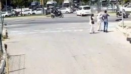 Kontrolsüz Dönüş Yapan Araçla Çarpışan Motorize Polis Ekibi Yaralandı