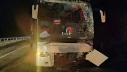 Konya’da Yolcu Otobüsü ve Otomobilin Çarpışması: 1 Kişi Hayatını Kaybetti, 8 Kişi Yaralandı!