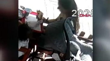 Kopardığı Saçını Tosta Koydu, O Anlar Kameraya Yansıdı