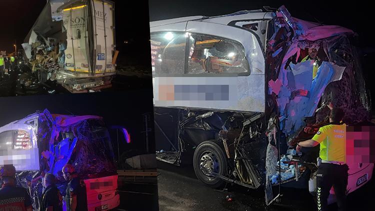 Korkunç kaza! Yolcu otobüsü TIR’a arkadan çarptı: Çok sayıda yaralı