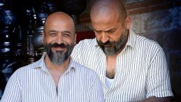 Kurban Bayramı yaklaşırken en çok onların yüzü gülüyor: Günde ortalama 1.000 müşteri geliyor, tanesini 50 liradan yapıyorlar