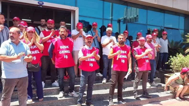 Maaş Krizi Derinleşiyor: Önce Buca, Şimdi de Karabağlar’da İşçiler Eylem Yaptı