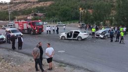 Malatya’da Düğün Konvoyunda İki Araç Çarpıştı: Yaralılar Var