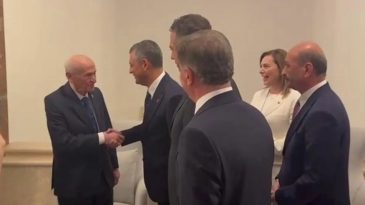MHP Genel Başkanı Bahçeli ile Özel Arasında Dikkat Çeken Diyalog