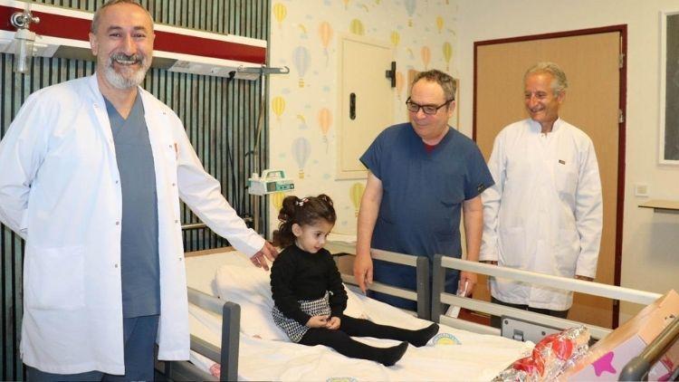 Mideden Yemek Borusu Oluşturuldu! Lavabo Açıcı Tüketen Çocuk Sağlığına Kavuştu