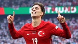 Milli oyuncu Kenan Yıldız Türk futbol tarihine geçti