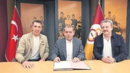 Muslera ile Yeni İmza