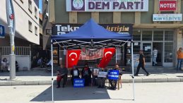 Muş’ta Evlatlarına Kavuşmak İsteyen Aileler DEM Parti Önündeki Eylemlerini Sürdürüyor