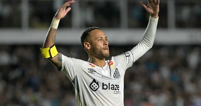 Neymar İmzasını Attı!