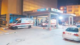 Oğlu Babasının Boğazını Kesti