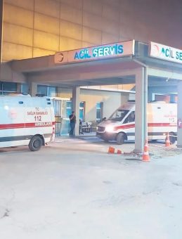 Oğlu Babasının Boğazını Kesti