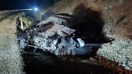 Otobüs ile otomobil çarpıştı: 1 ölü, 8 yaralı