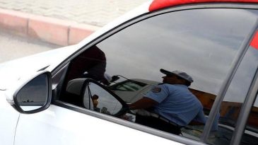 Otomobilinde Uyurken Bulunan Sürücünün Ehliyetine 2043’e Kadar El Konuldu