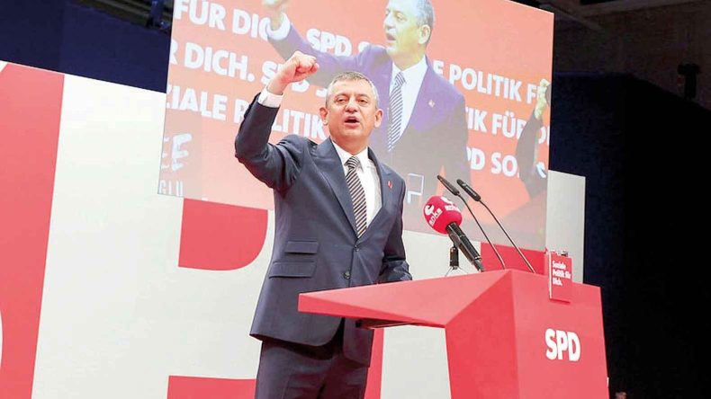 Özgür Özel, Berlin'de Almanca Konuştu: Avrupa'nın Bir Parçasıyız