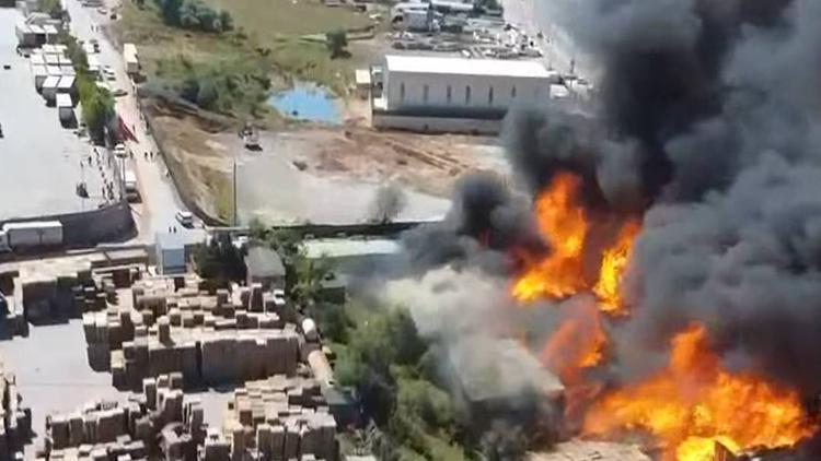 Palet Fabrikasında Korkutan Yangın