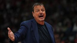 Panathinaikos’un Başantrenörü Ataman’a 5 Bin Avro Para Cezası