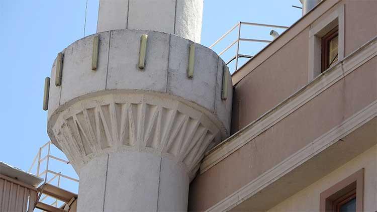 Pendik’te İlginç Mimari: Cami Minaresi ile Bina İç İçe