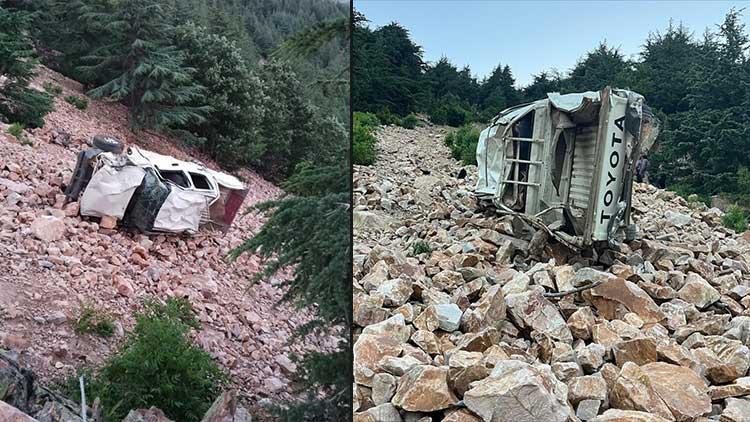 Pikap Uçuruma Devrildi: 3 Kişi Hayatını Kaybetti, 1 Çocuk Yaralandı