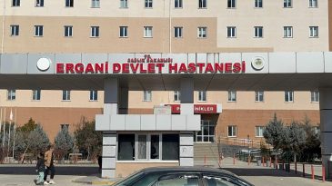 Psikolojik Problemleri Olan Baba, İki Kızını ve Kendini Bıçakladı