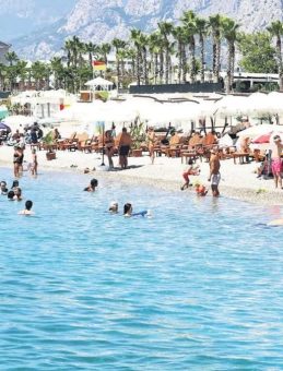 Rekor Sıcaklar Sahilleri Doldurdu