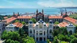 Sağlık Bilimleri Üniversitesi’nden İranlı Öğrencilerine Destek: “Yalnız Değilsiniz, Evdesiniz”