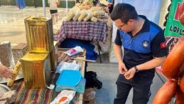 Sahtekarlığın bu kadarı pes dedirtti! Etiket üstüne etiket basmışlar, piliç sucuğunu dana resmiyle satmışlar